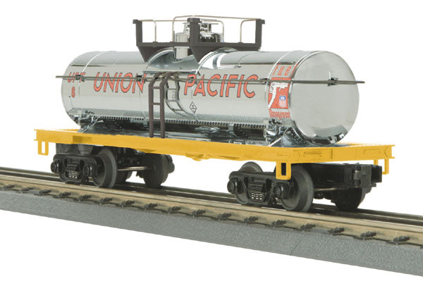 MTH 30-73260 O Gauge Union Pacific Single Dome Chrome Tank Car #8