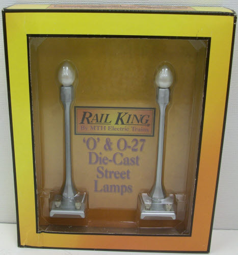 MTH 30-1078-A #580-1 O / O27 Scale Silver Round Lamp Post Set (Set of 2)
