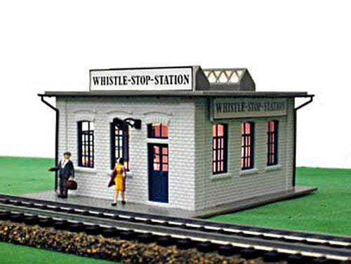 Model Power 562 HO Scale Whistle Stop Station Lighted W/2 Figures Assembled
