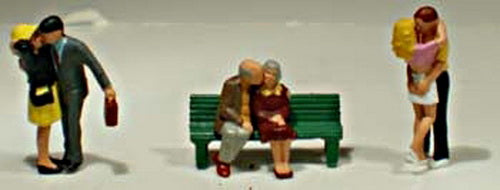 Model Power 5774 HO Scale 3-Kissing Couples & Benche