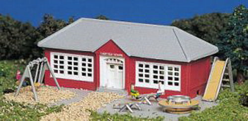 Bachmann 45807 N Pre-Assembled Schoolhouse with Playground Equipment