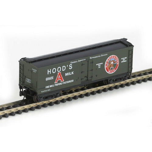 Athearn 11647 N Hood's 40' Milk Car Version 3 #812
