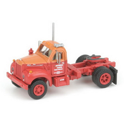Athearn 12184 N Southern Pacific Mack B Tractor