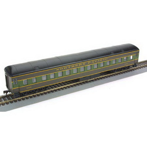 Athearn 7874 HO Northern Pacific Standard Round Roof Coach #1272