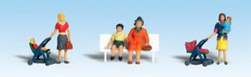 Woodland Scenics A1832 HO Scenic Accents Moms & Kids Figures (Set of 6)