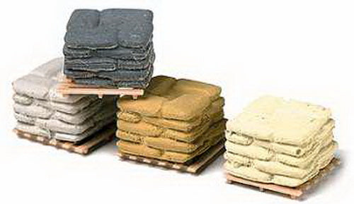 Model Railstuff 570 HO Pallets of Sacks Assorted Colors (Pack of 4)