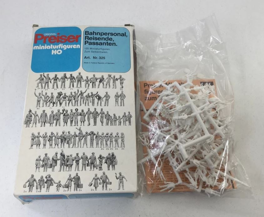 Preiser 325 HO Unpainted Railroad Personnel Plastic Figure Kit (Set of 120)