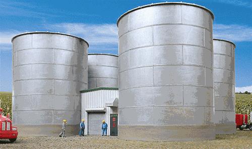 Walthers 933-2977 HO Fermentation Tanks Structure Kit