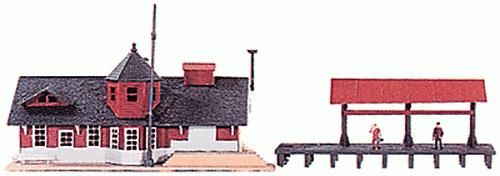 Model Power 427 HO Scale Station And Freight Shed Building Kit