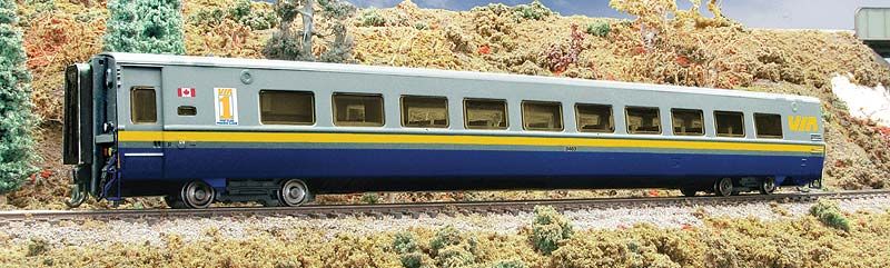 Rapido Trains 107001 HO VIA Super Continental Line™ LRC Club Car #3457