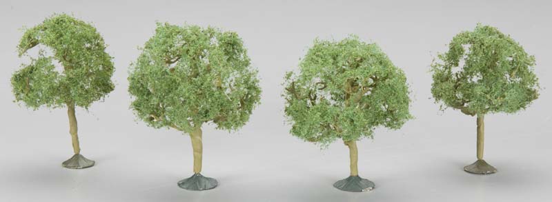 Bachmann 32113 Scene Scapes 2 1/4"-2 1/2" Oak Trees (Set of 4)