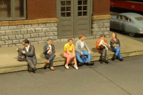 Bachmann 33111 HO Seated Platform Passengers Figures (Set of 6)