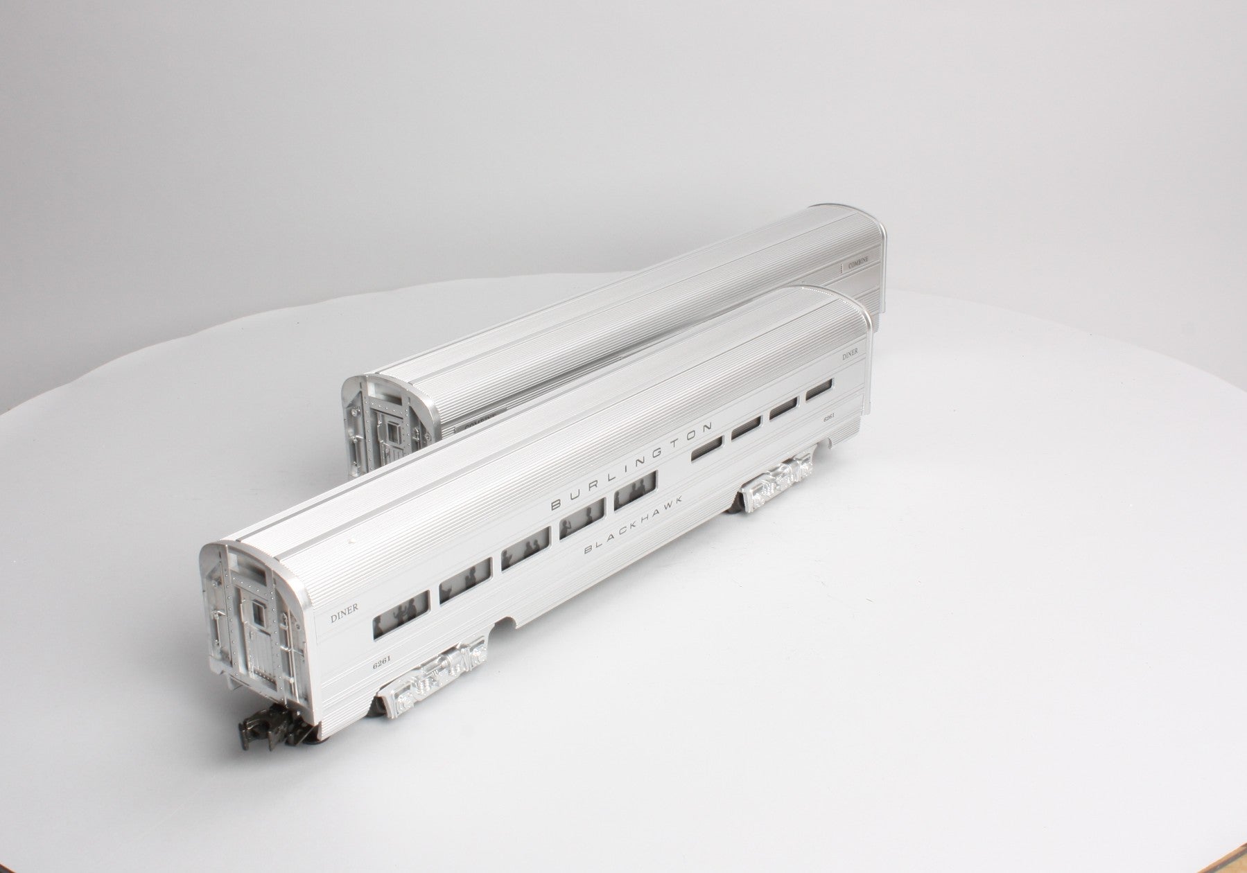 Williams 43002 O Gauge Burlington 60 Ft. Streamline Passenger Car 2-Pack