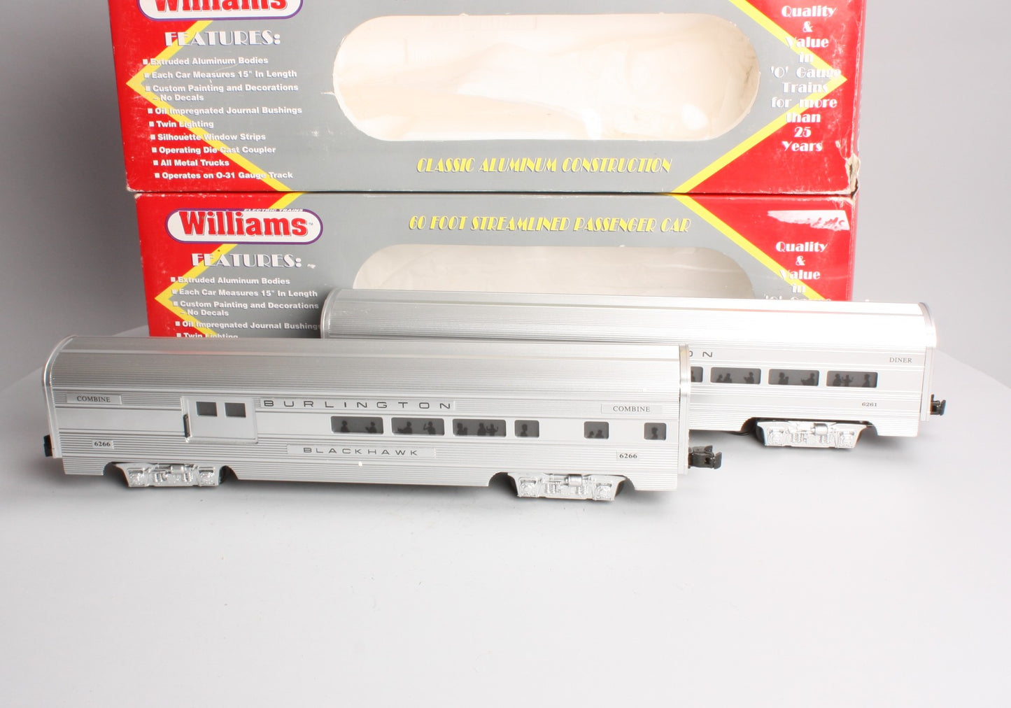 Williams 43002 O Gauge Burlington 60 Ft. Streamline Passenger Car 2-Pack
