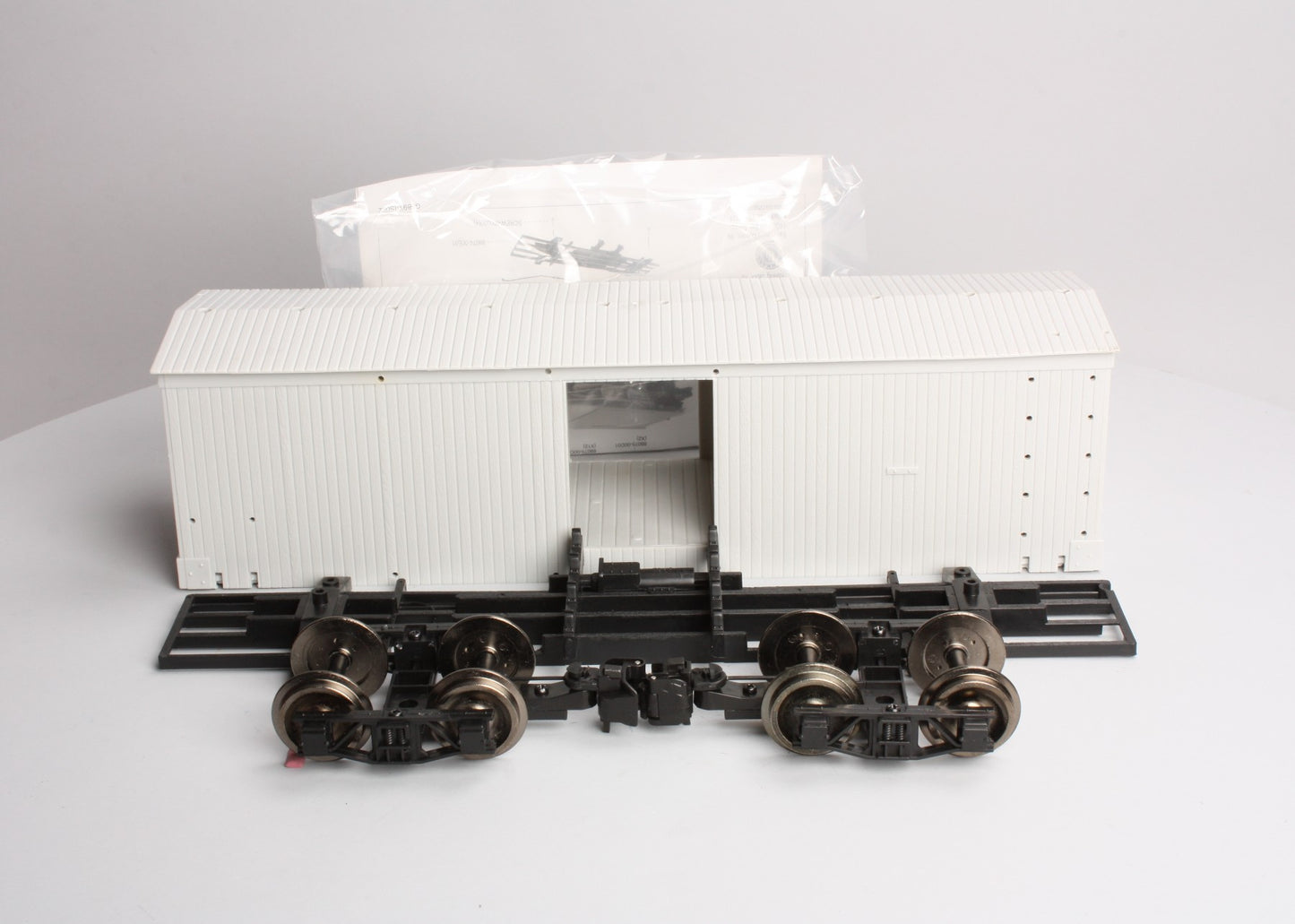 Bachmann 98911 G Scale Boxcar Kit - Metal Wheels