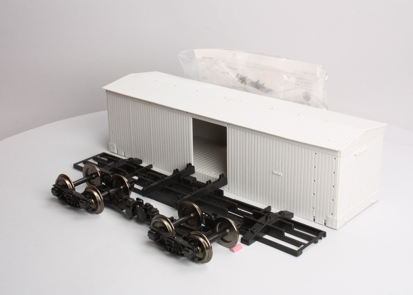 Bachmann 98911 G Scale Boxcar Kit - Metal Wheels