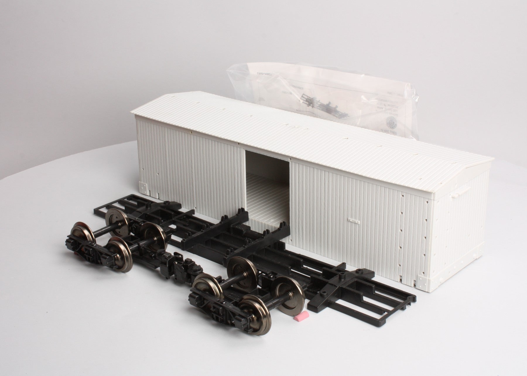 Bachmann 98911 G Scale Boxcar Kit - Metal Wheels