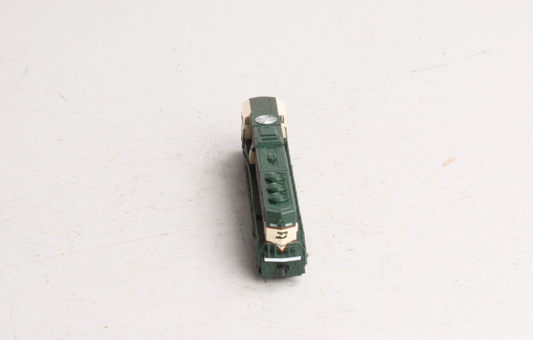Kato 176-6505 N Scale Burlington Northern SD70MAC Diesel Locomotive #9612