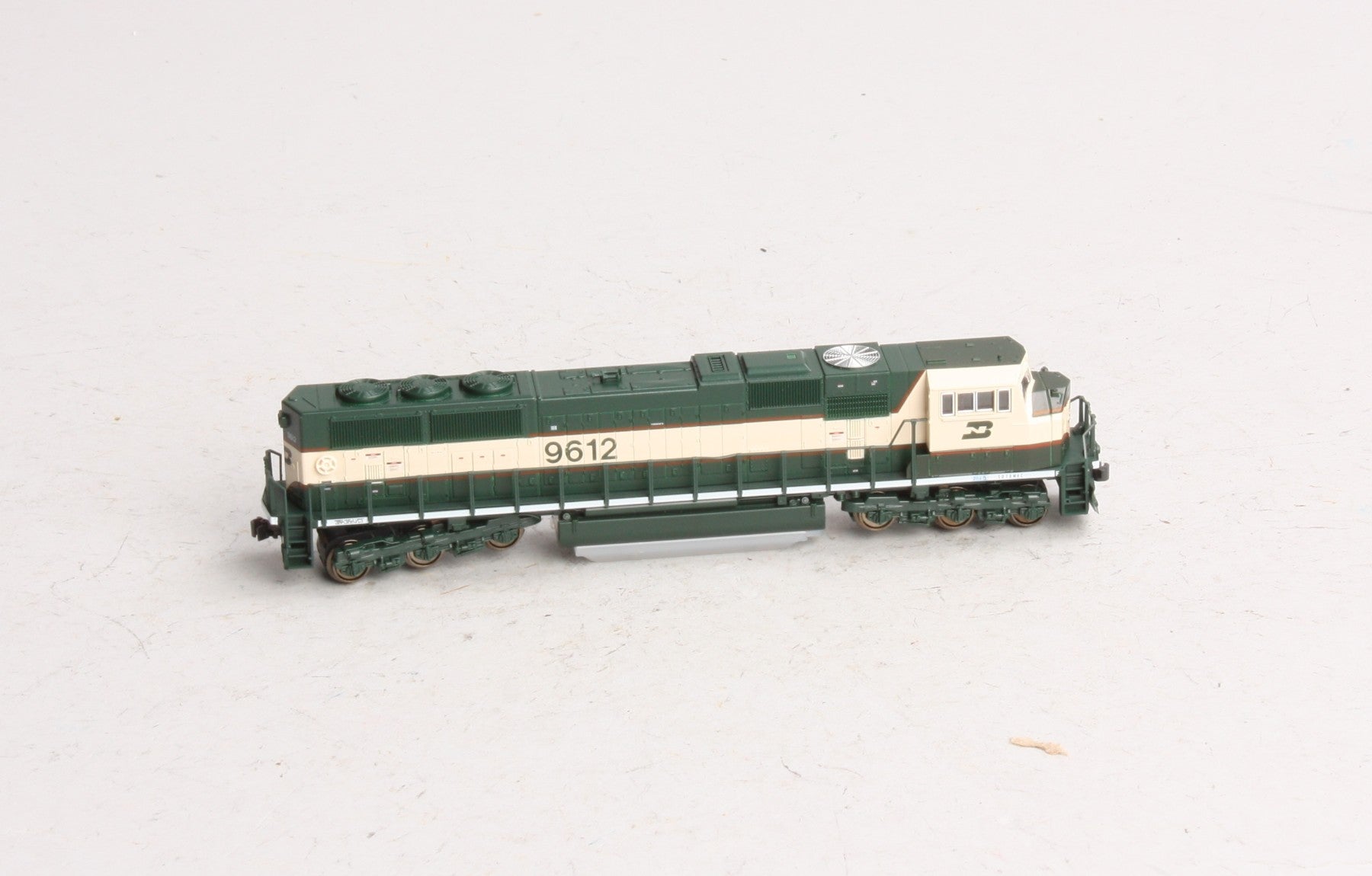 Kato 176-6505 N Scale Burlington Northern SD70MAC Diesel Locomotive #9612