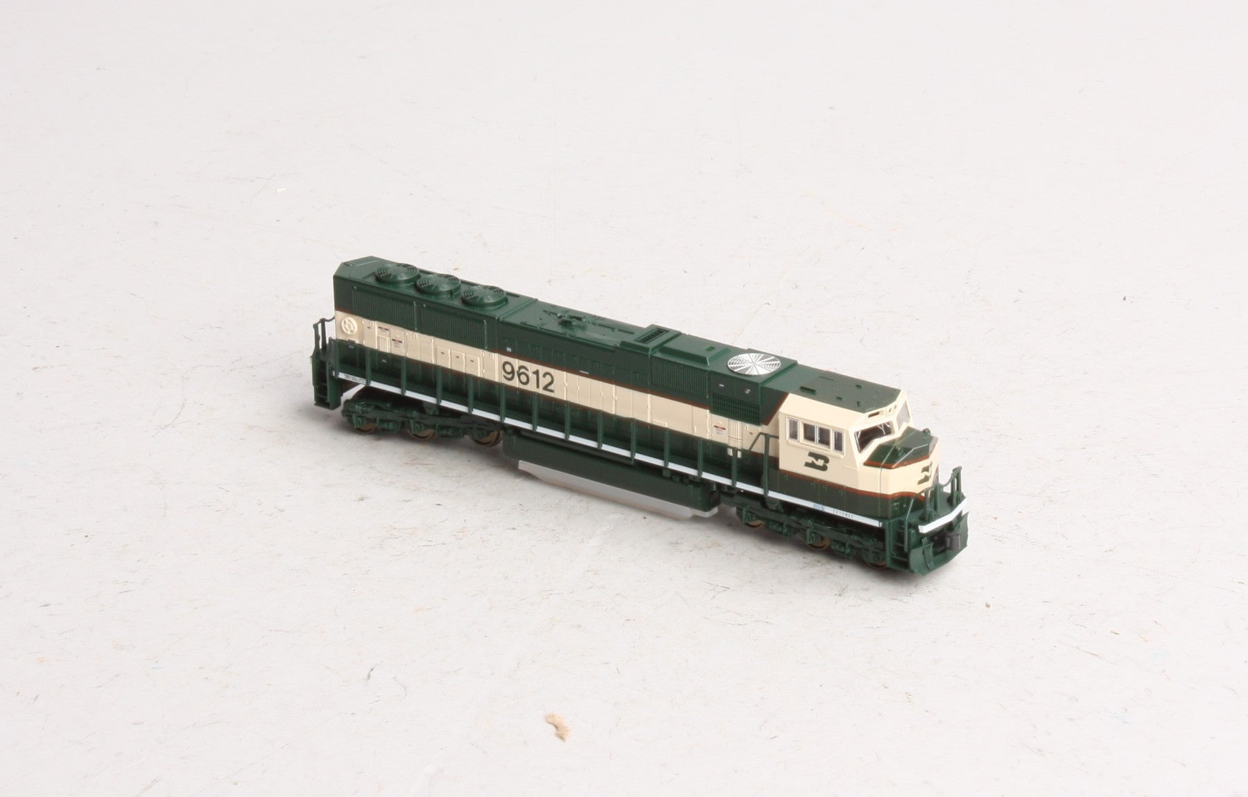Kato 176-6505 N Scale Burlington Northern SD70MAC Diesel Locomotive #9612