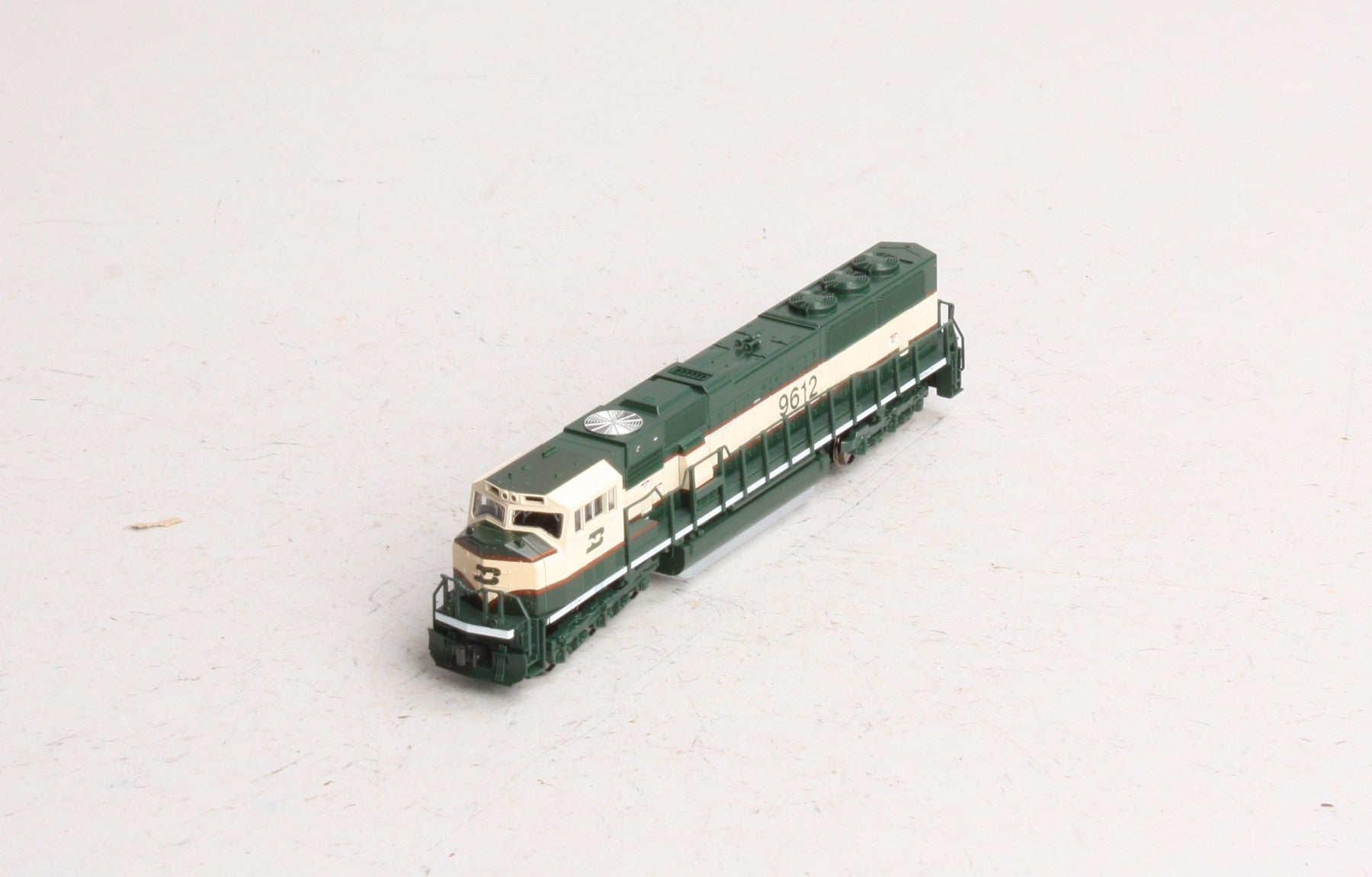 Kato 176-6505 N Scale Burlington Northern SD70MAC Diesel Locomotive #9612