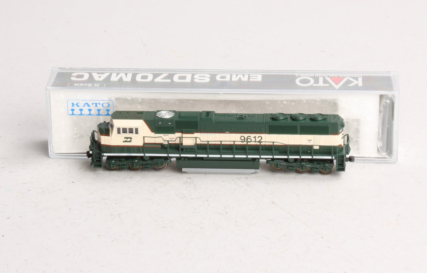 Kato 176-6505 N Scale Burlington Northern SD70MAC Diesel Locomotive #9612
