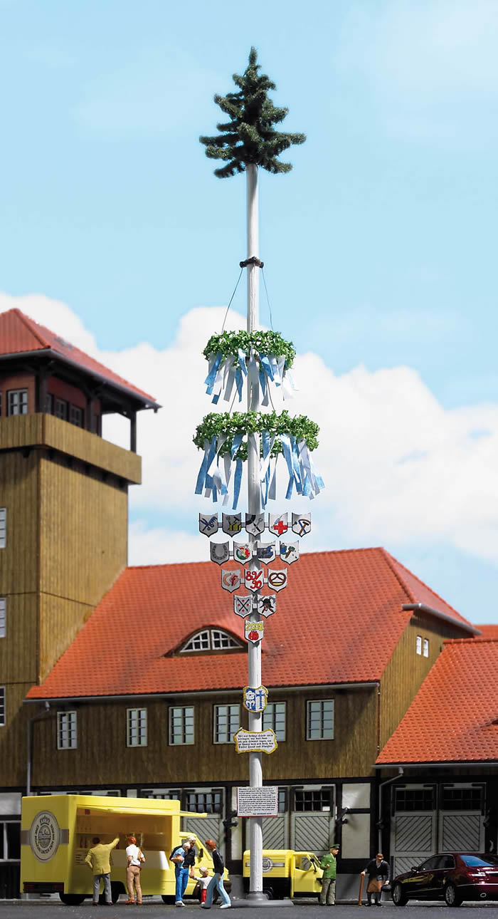 Busch 1069 Maypole