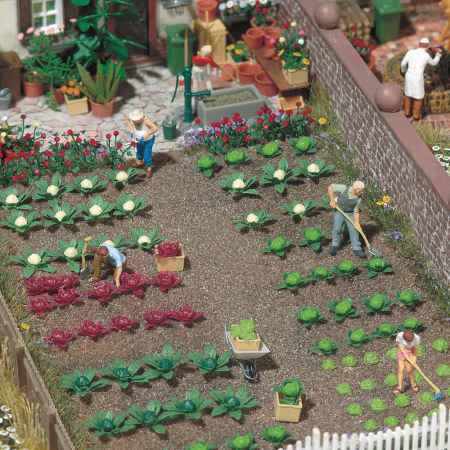 Busch 1213 HO Cabbage & Lettuce Plants Kit (Set of 40)