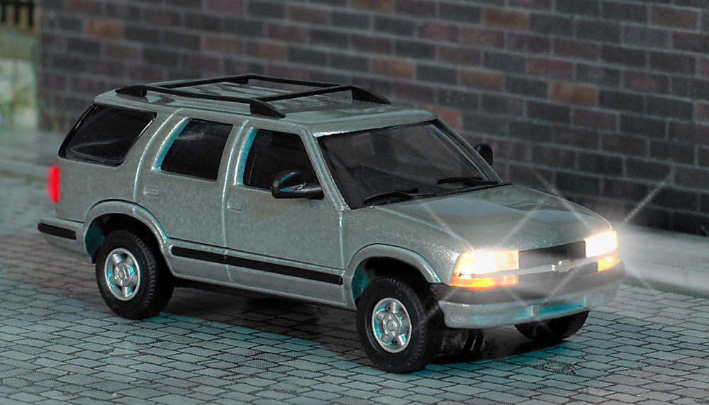 Busch 5658 1:87 HO Chevy Blazer w/Lights