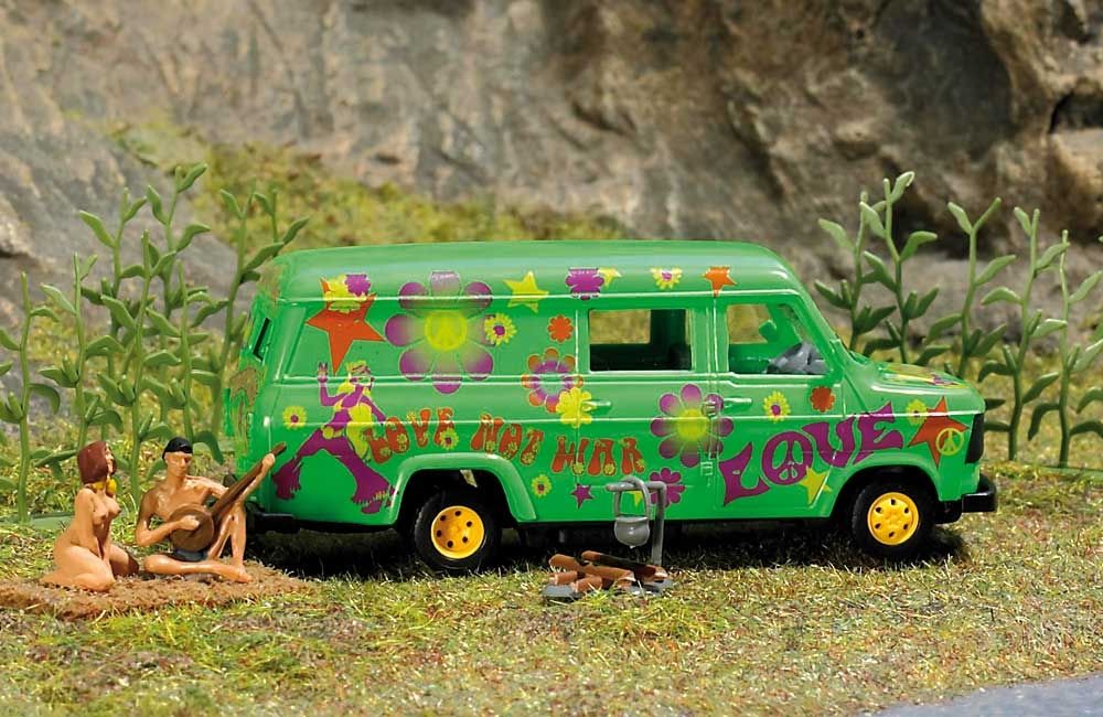 Busch 7702 HO Scale Nude 70's Scene Wilderness Camping