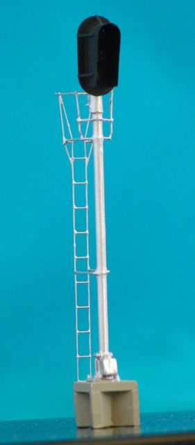 Details West 939 HO Scale GRS Signal Style D  w/ Snow Shields & Color LED