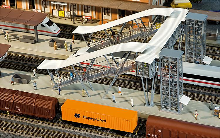 Faller 120110 HO Scale Neustadt Pedestrian Bridge