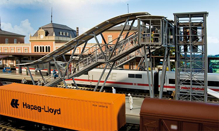 Faller 120110 HO Scale Neustadt Pedestrian Bridge