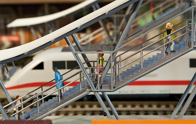 Faller 120110 HO Scale Neustadt Pedestrian Bridge