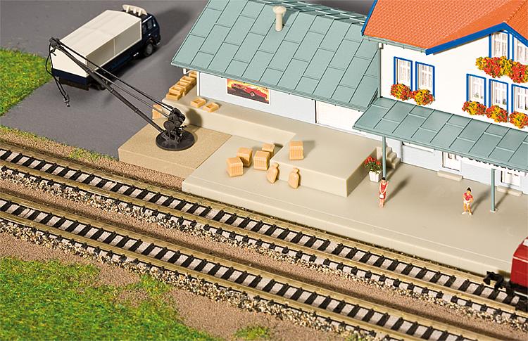 Faller 222176 N Loading Crane with Freight