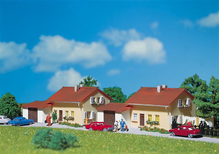 Faller 232222 2-Suburban homes w/garage