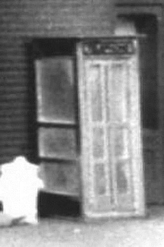 Gold Medal Models 8708 Telephone Booth Kit (Pack of 2)