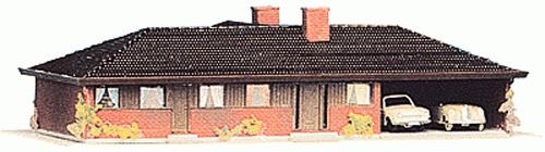 Heljan 218 Ranch House with Attached Garage Building Kit