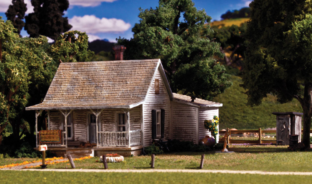 Woodland Scenics BR5040 HO Built-&-Ready Old Homestead Building