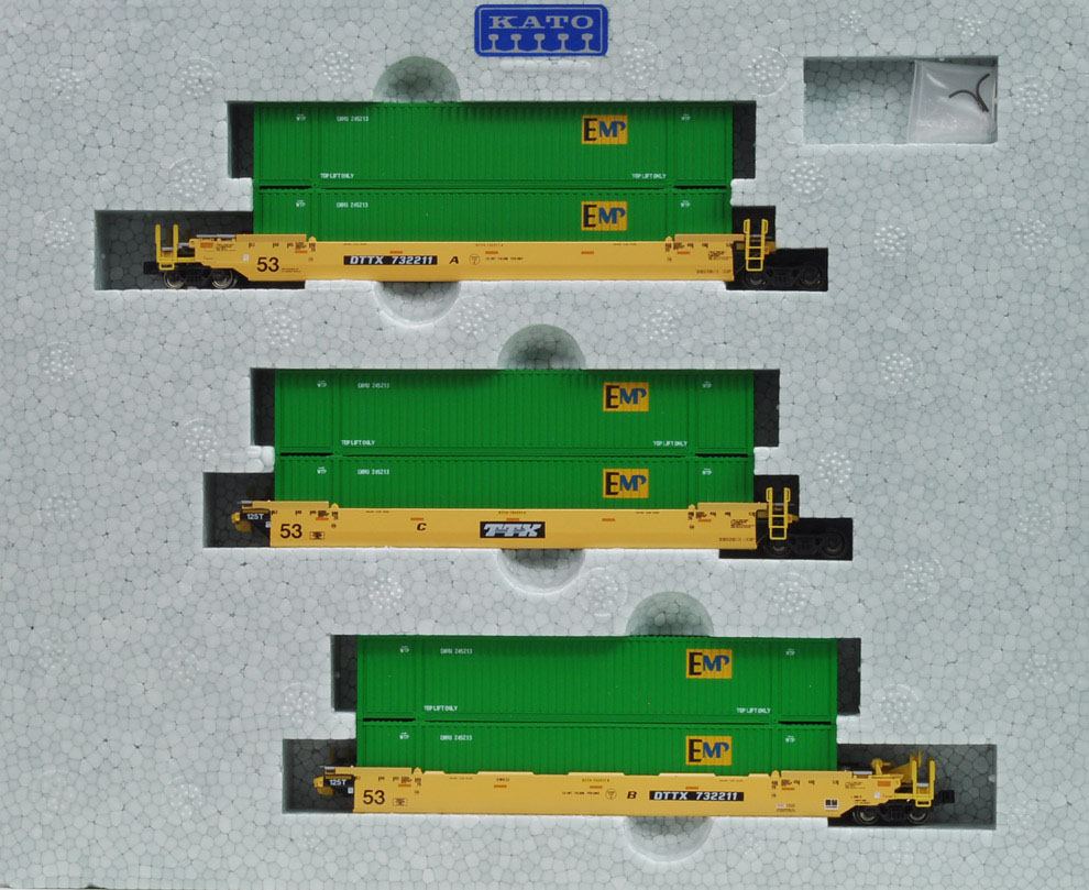 Kato 106-6161 N Maxi-IV 53' Stack Car 3pk TTX #732211 w/EMP Containers