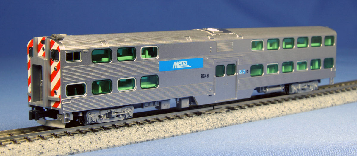 Kato 156-0943 N Chicago Metra Bi-Level Commuter Cab-Coach #8548