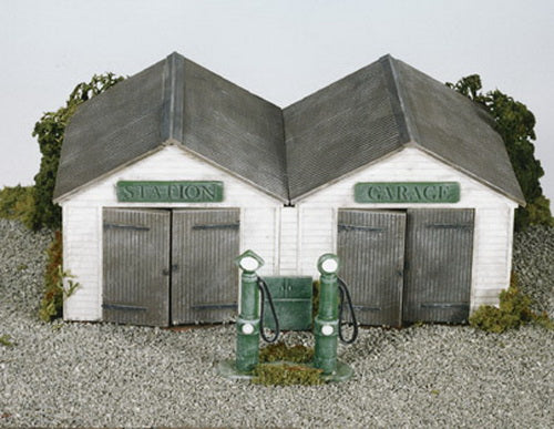 Wills Kits SS12 HO GARAGE/PUMPS/CABINET