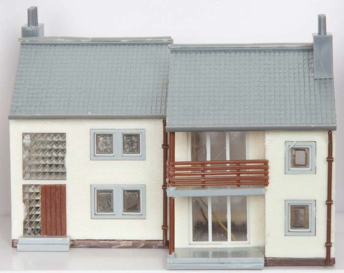 Model Power 2612 N Scale Garden Apartment BU Built Up