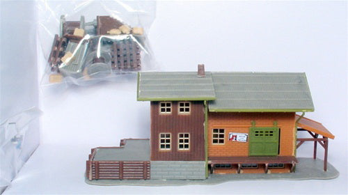 Model Power 2611 Pre-Built Freight Station w/Accessories