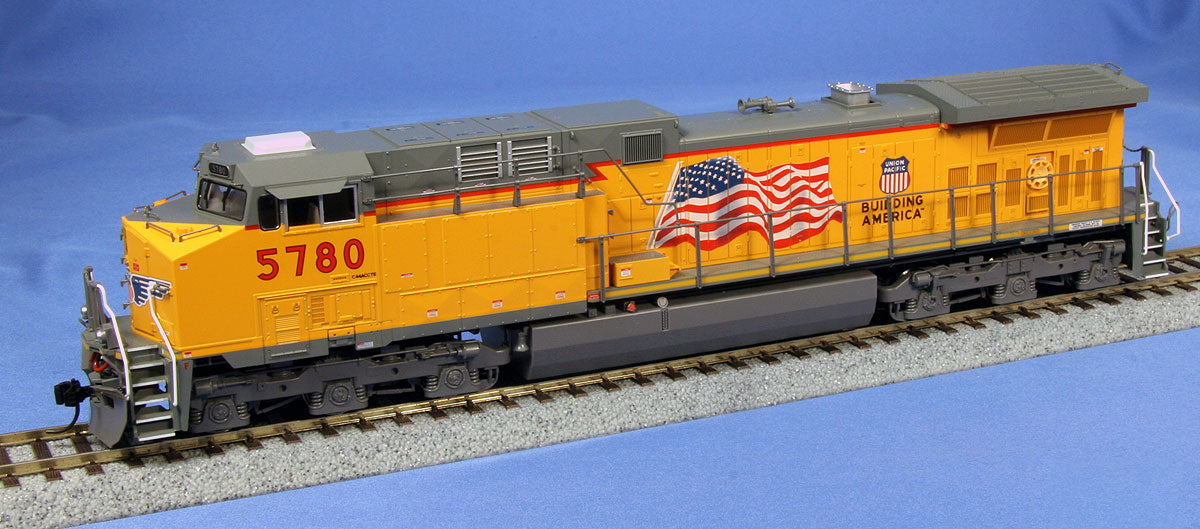 Kato 37-6438 HO Union Pacific AC4400CW Diesel Locomotive #5791/Flag Unit