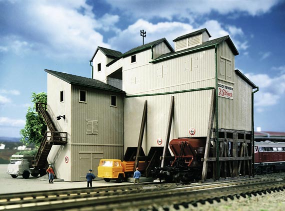 Kibri 37226 Gravel Works/Loading Silo