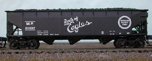 Bluford Shops 73182 N Missouri Pacific 3-Bay Offset Side Hopper #61539