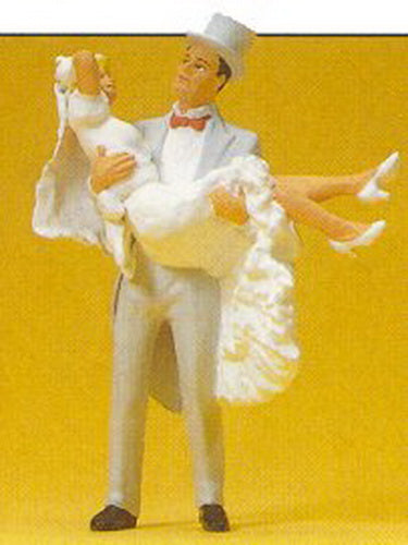 Preiser 45044 G Groom Carrying Bride Figures (Set of 2)