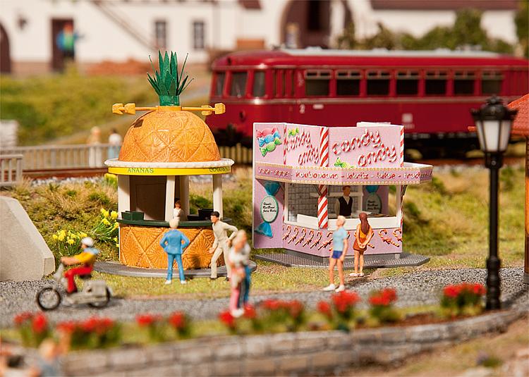 Faller 140443 HO Confectionary & Candy-Fruit Juice Stands Kit