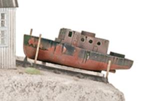 MicroTrains 79943933 30' Flatcar Boat Load (2)